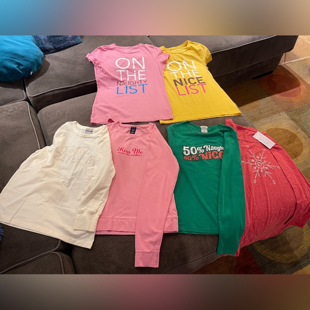 6 size Medium Women’s Christmas Shirts (4 longsleeve & 2 shortsleeved)
